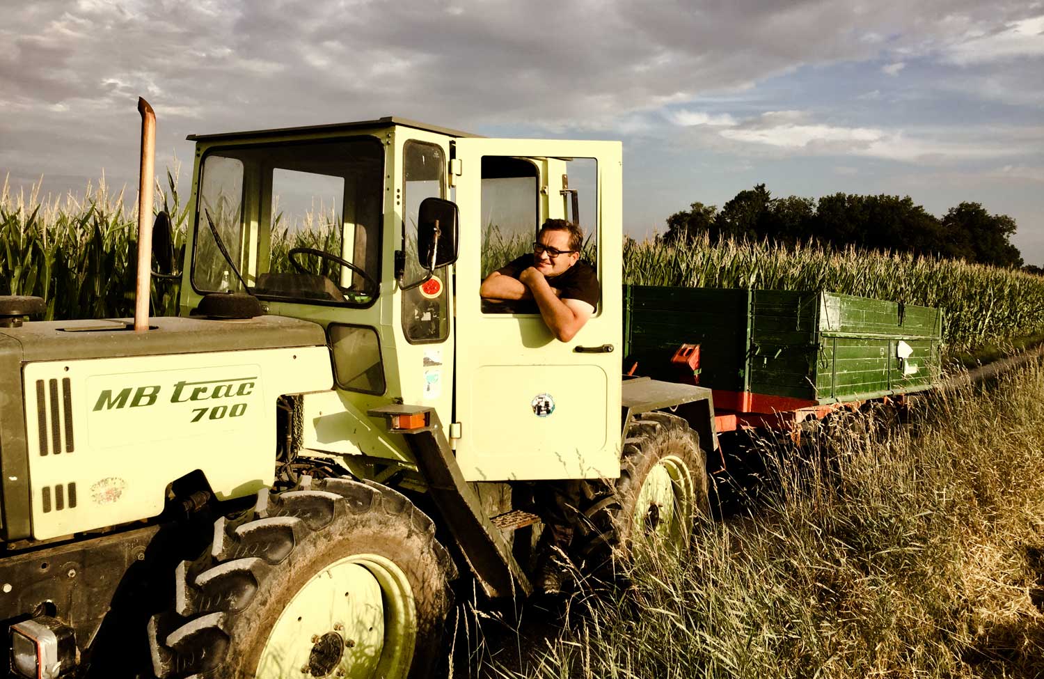 Feldarbeit mit dem Traktor